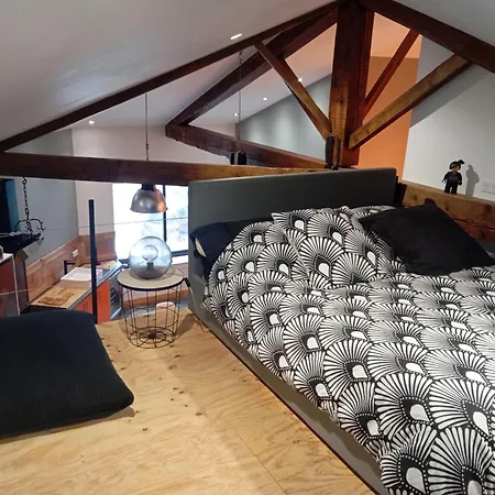 Maison Chaleureuse Entre Terre Et Mer. *